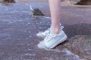 京东众筹：防水又耐脏的小白鞋你见过没？