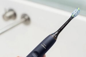 电动牙刷怎么用？电动牙刷的科学使用和清洁保养