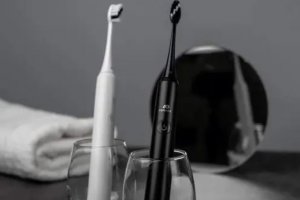 电动牙刷和普通牙刷哪个好？电动牙刷与普通牙刷的比较分析