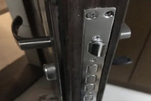 防盗门锁怎么拆除更换锁芯？防盗门锁的拆除与更换技巧
