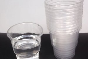 pc58塑料杯能装开水吗？PC58塑料杯的耐热性能及其适用范围