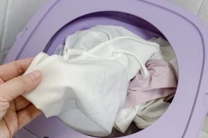 洗衣机洗内裤好还是手洗好？洗衣机洗内裤和手洗哪个干净？