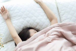 晚上睡不着和熬夜有什么区别？失眠与熬夜的危害是一样的吗？