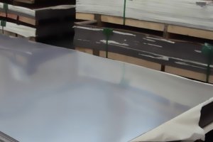冷板和镀铝板哪个好？冷板和镀铝板的比较